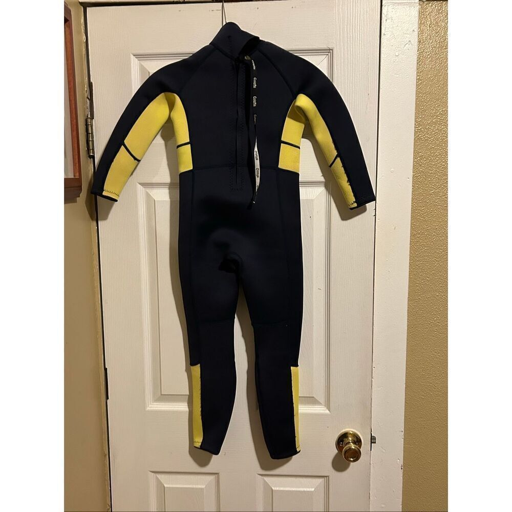Goldfin Wetsuit Size 8